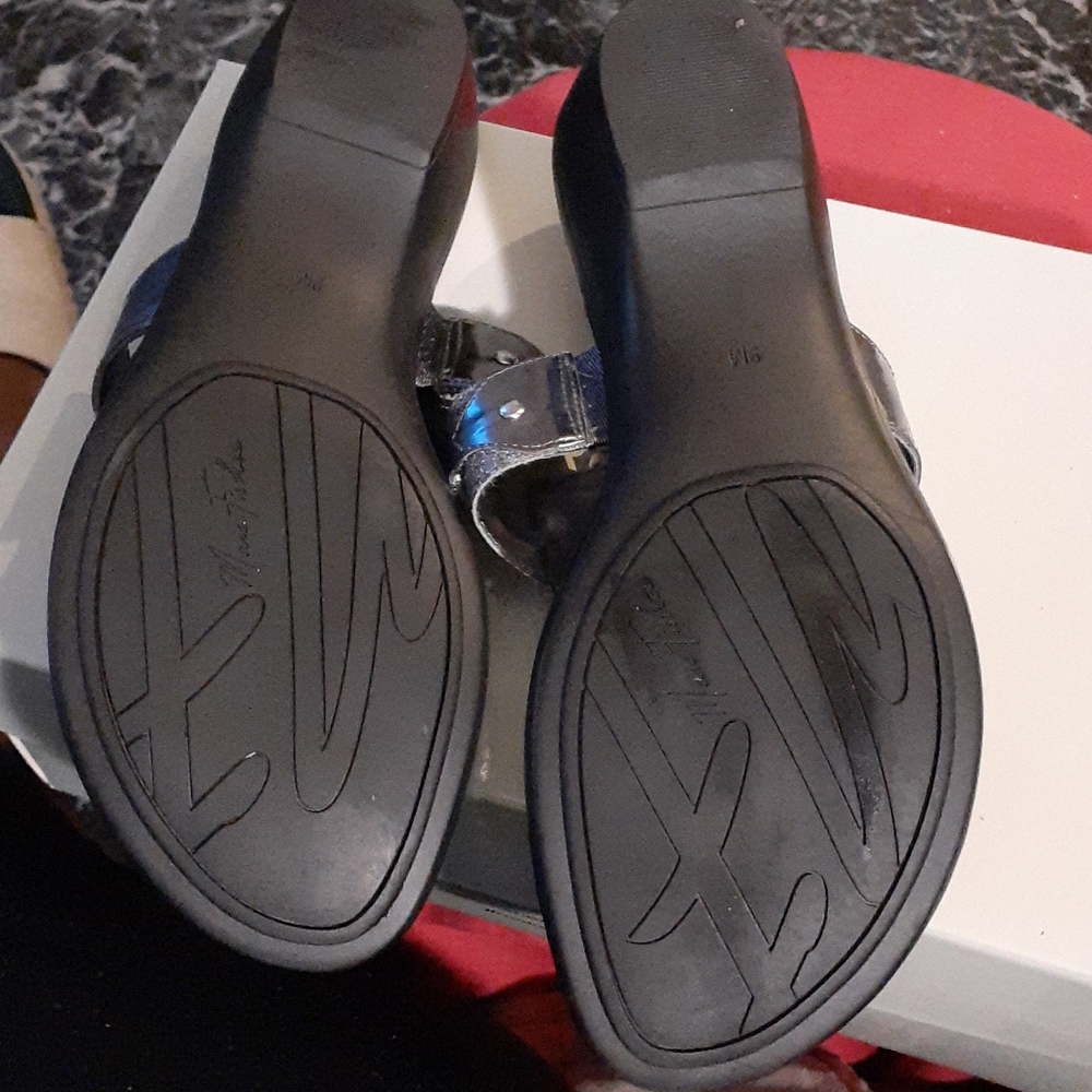 Sandals - Picture 3 of 4